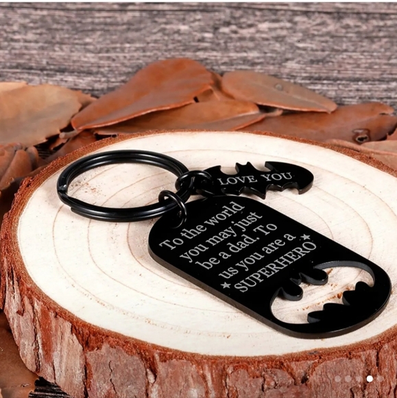 🦇🦇NEW🦇🦇AWESOME!! Super Hero Father's Keychain in BLACK 🦇🦇 - Picture 3 of 13